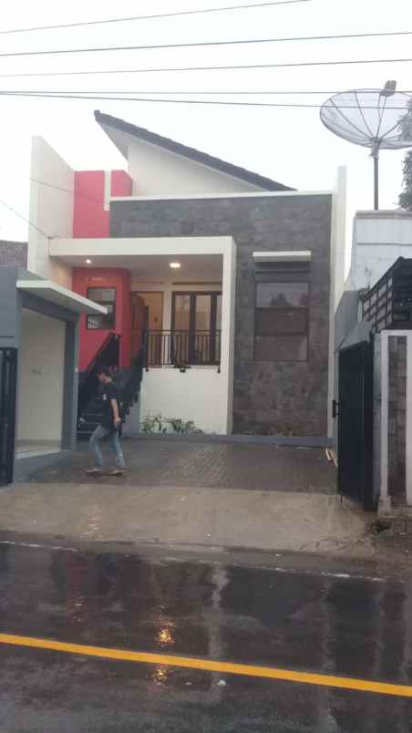 dijual rumah jl raya bandung ciwidey