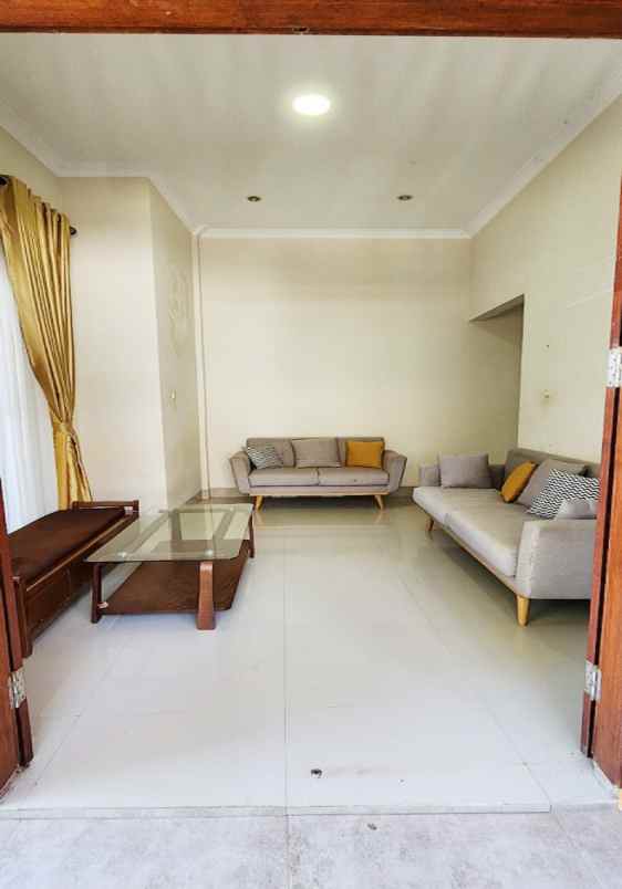 dijual rumah jl raya jembatan lama no 4