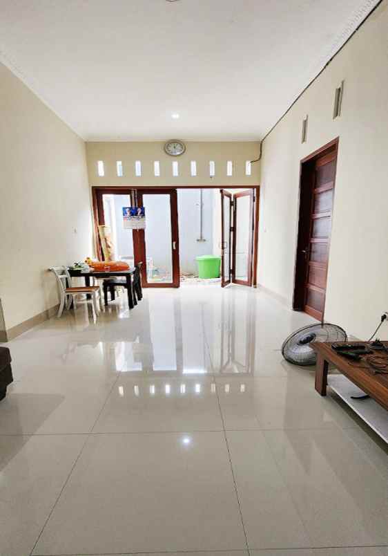 dijual rumah jl raya jembatan lama no 4