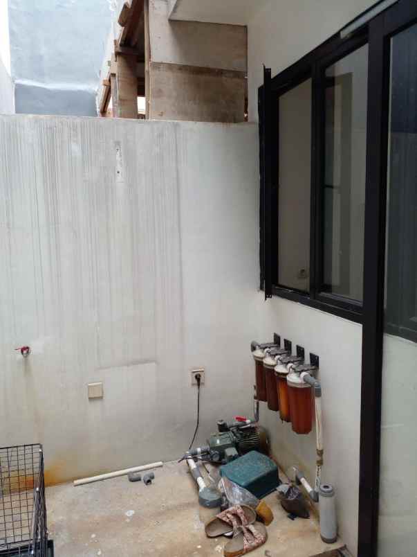 dijual rumah jl raya pengasinan sawangan