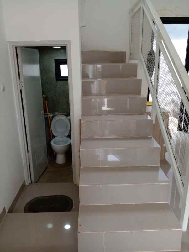 dijual rumah jl raya pengasinan sawangan