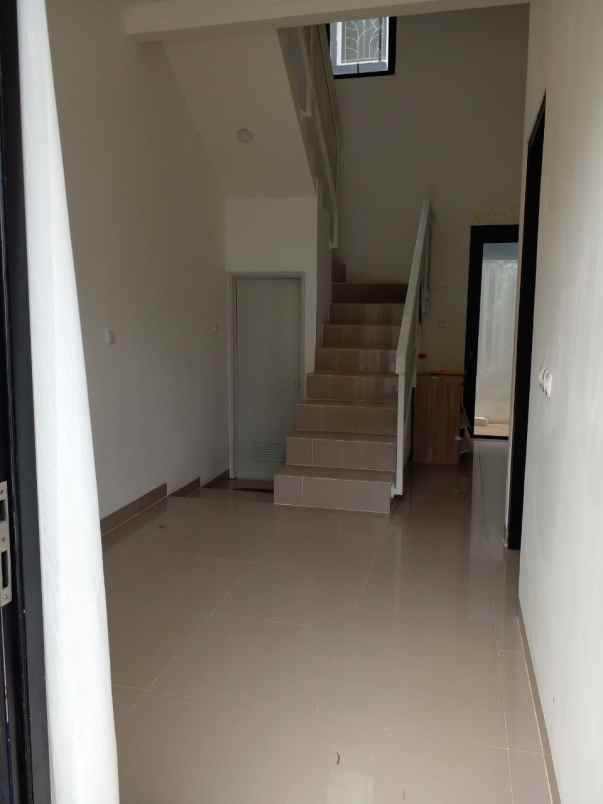 dijual rumah jl raya pengasinan sawangan