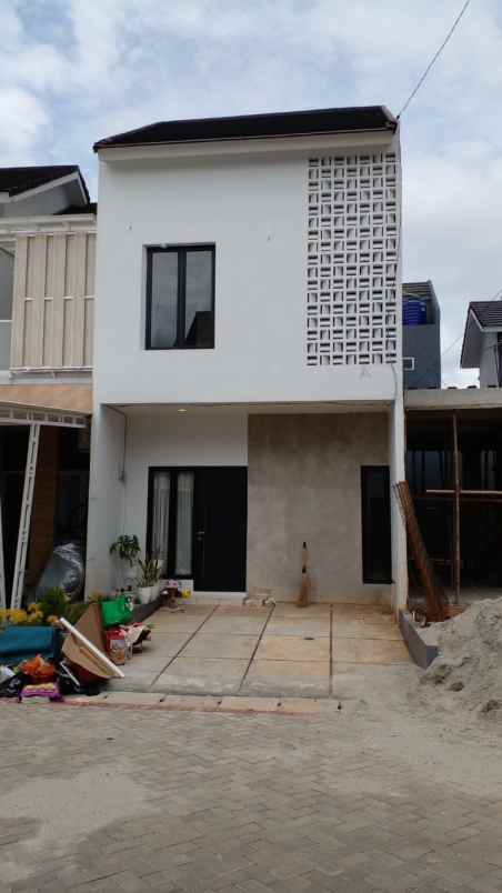 dijual rumah jl raya pengasinan sawangan