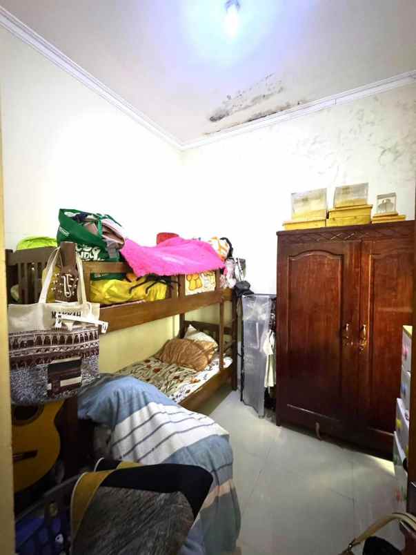 dijual rumah jl raya raden sanim