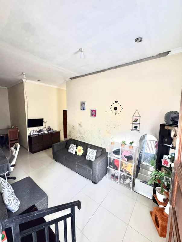 dijual rumah jl raya raden sanim
