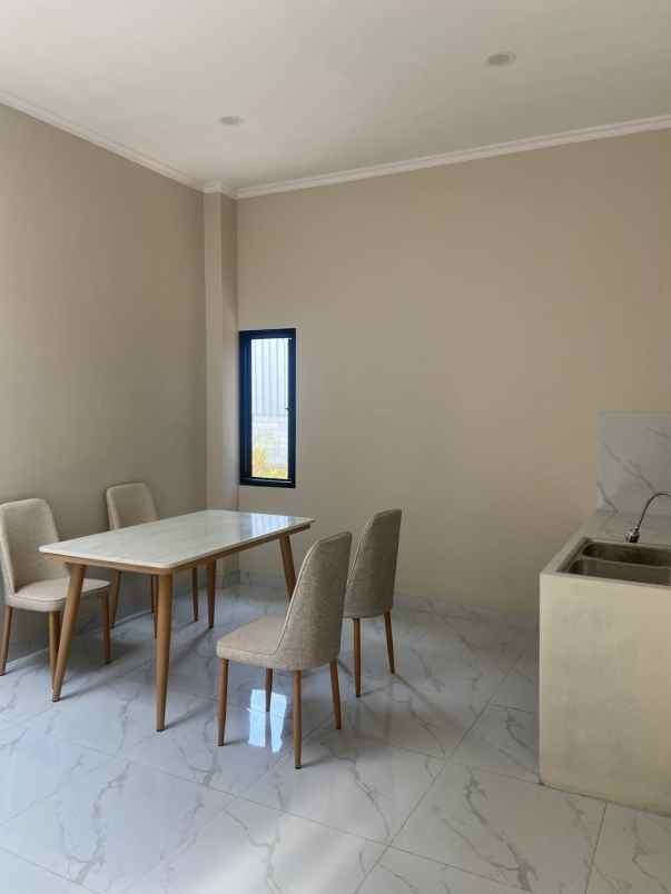 dijual rumah jl rw semut