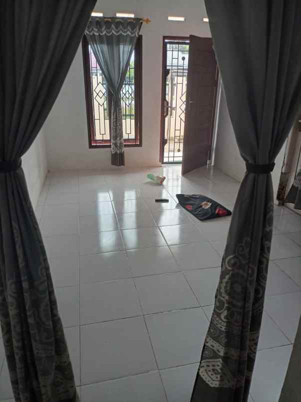 dijual rumah jl suka karya