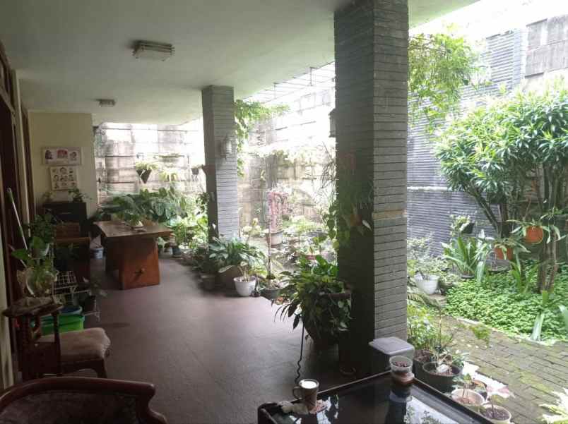 dijual rumah jl sukanegara antapani