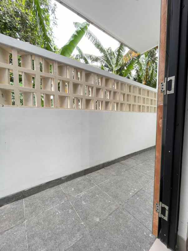 dijual rumah jl wibawa mukti jati asih