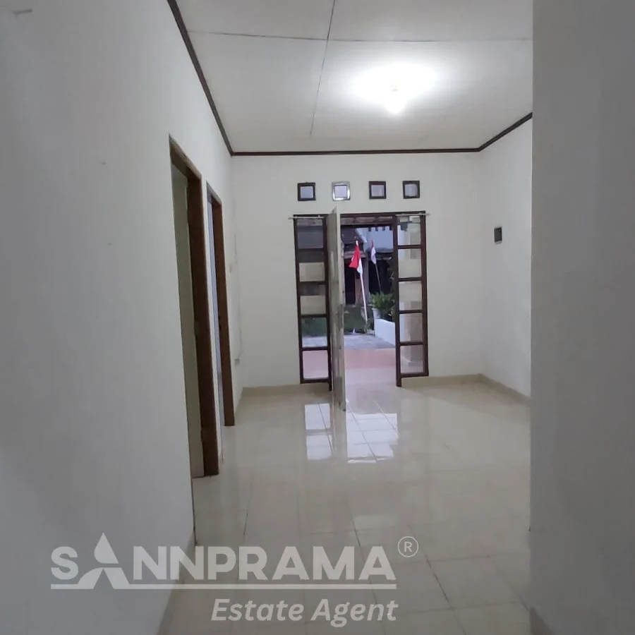 dijual rumah jln raya bojongsari