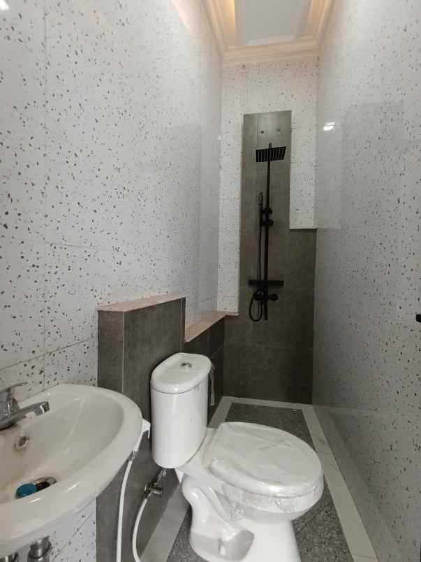 dijual rumah kalimulya 5 menit stasiun