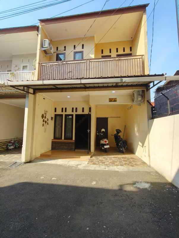 dijual rumah kampung tengah condet jaktim