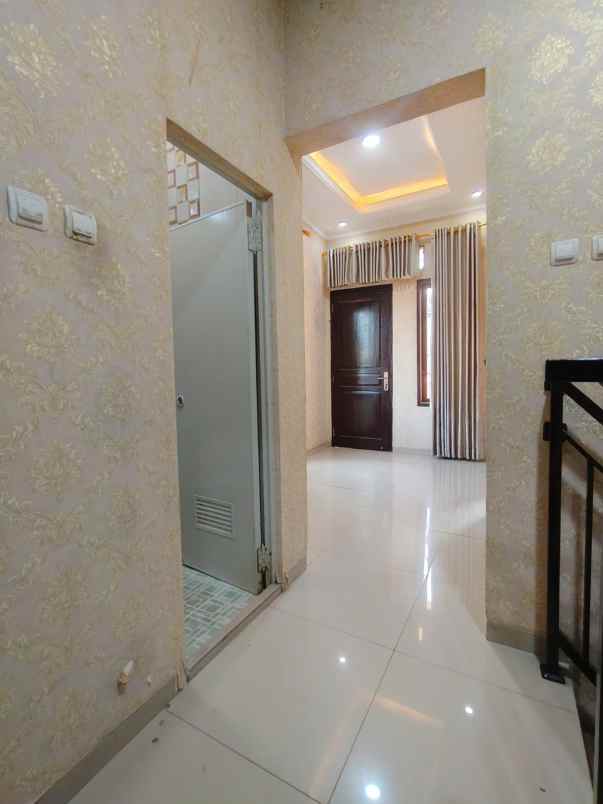 dijual rumah kampung tengah condet jaktim