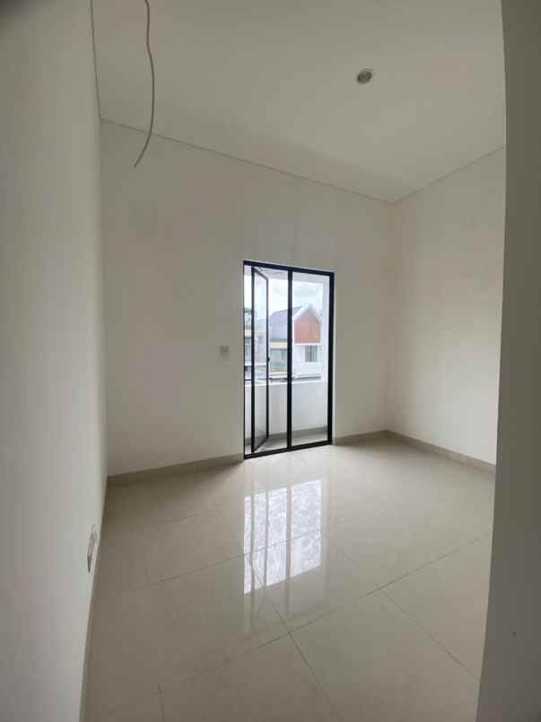 dijual rumah karanggan gunung putri bogor