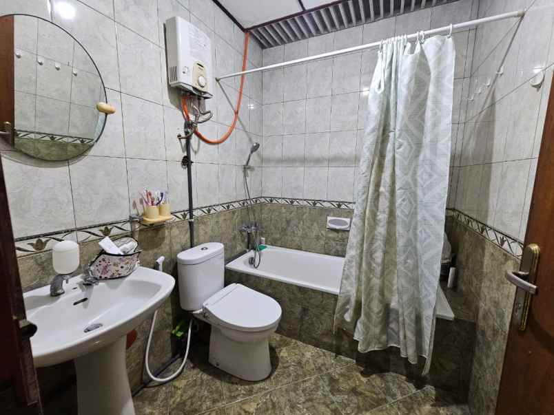 dijual rumah kav dki pondok kelapa