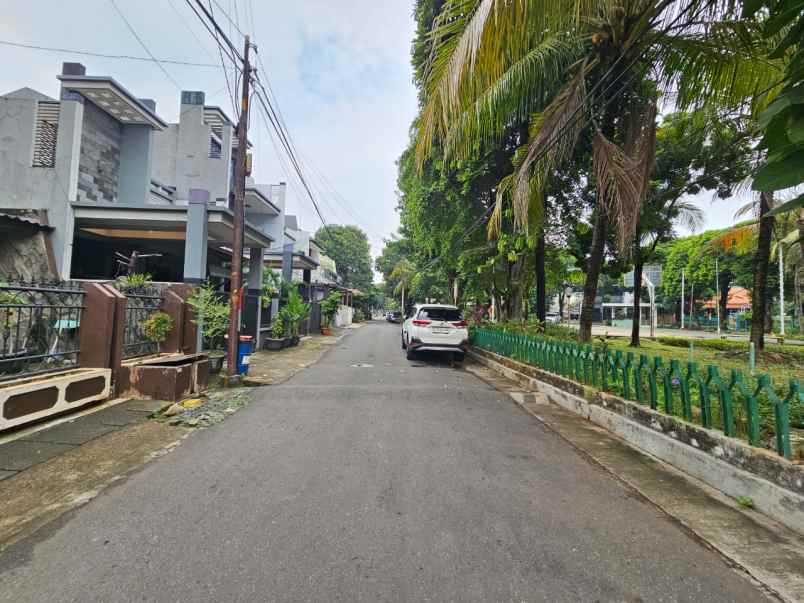 dijual rumah kav dki pondok kelapa