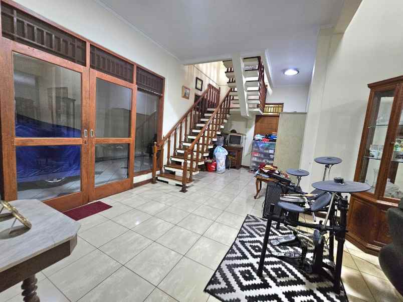 dijual rumah kav dki pondok kelapa