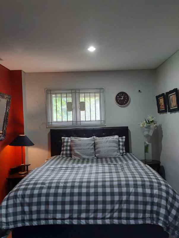 dijual rumah kebayoran baru