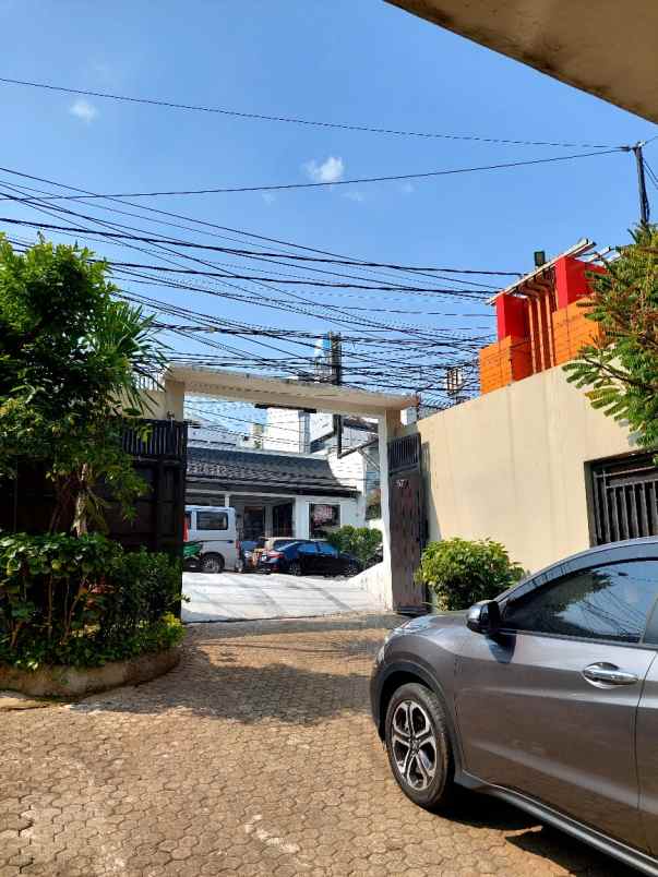 dijual rumah kebayoran baru
