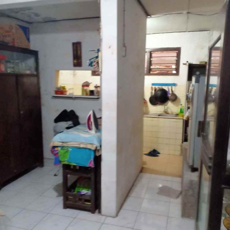 dijual rumah kedung tarukan baru strategis