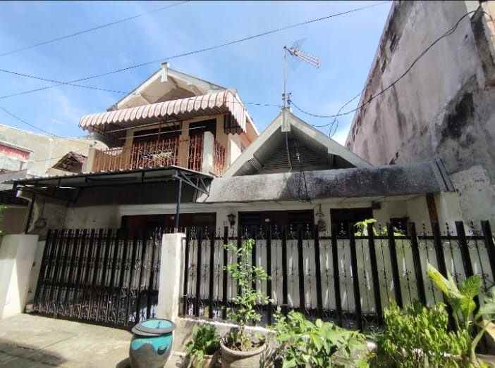 dijual rumah kedung tarukan baru strategis