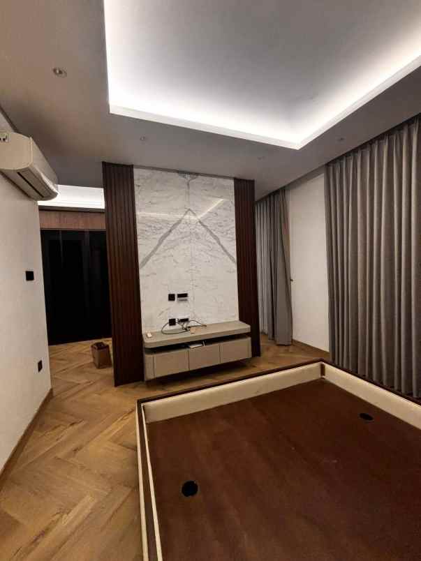 dijual rumah kelapa dua kebon jeruk