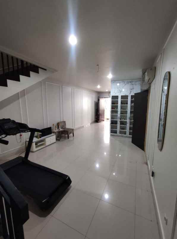 dijual rumah kelapa gading