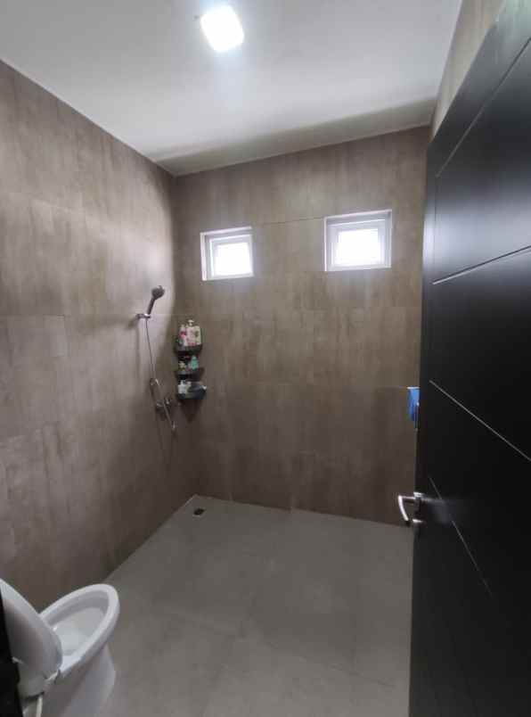 dijual rumah kelapa gading