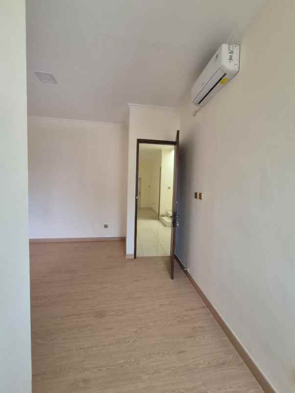 dijual rumah kelapa nias kelapa gading