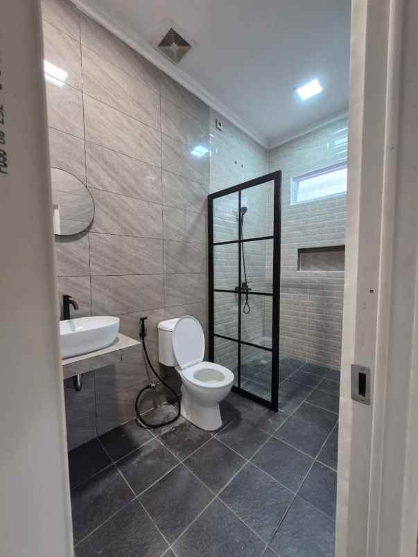 dijual rumah kelapa nias kelapa gading