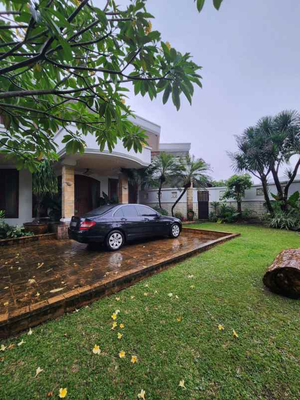dijual rumah kolam renang pondok indah full furnished