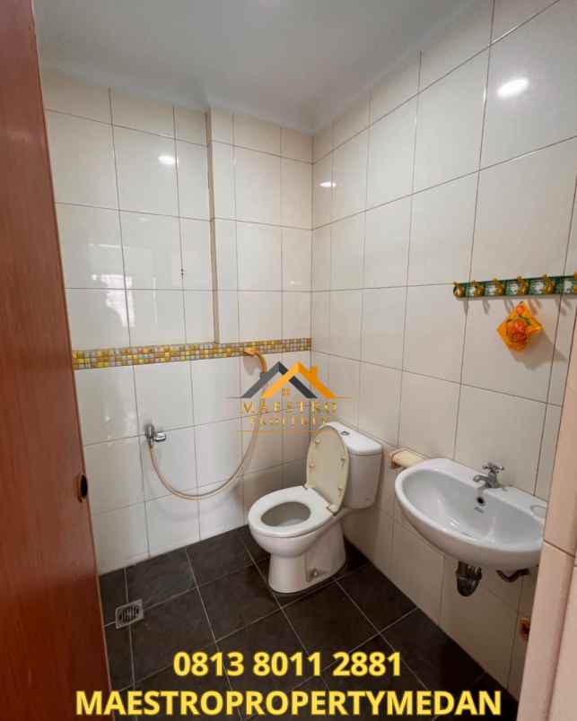 dijual rumah komplek cemara asri jalan