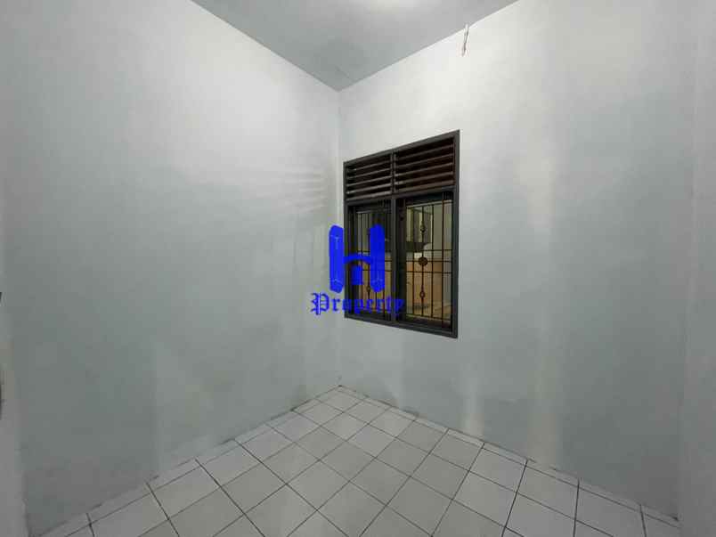 dijual rumah komplek cemara hijau
