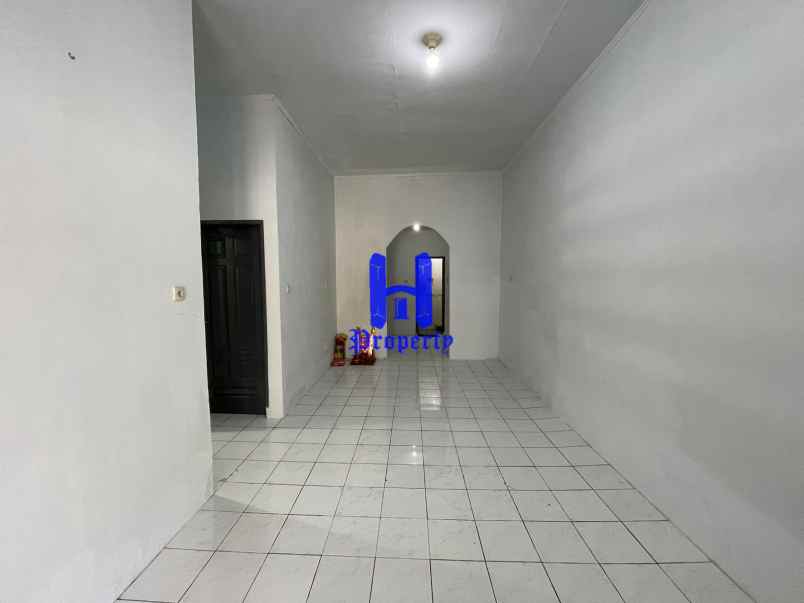 dijual rumah komplek cemara hijau
