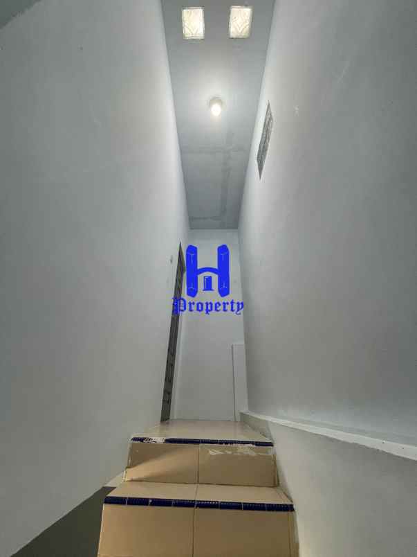 dijual rumah komplek cemara hijau