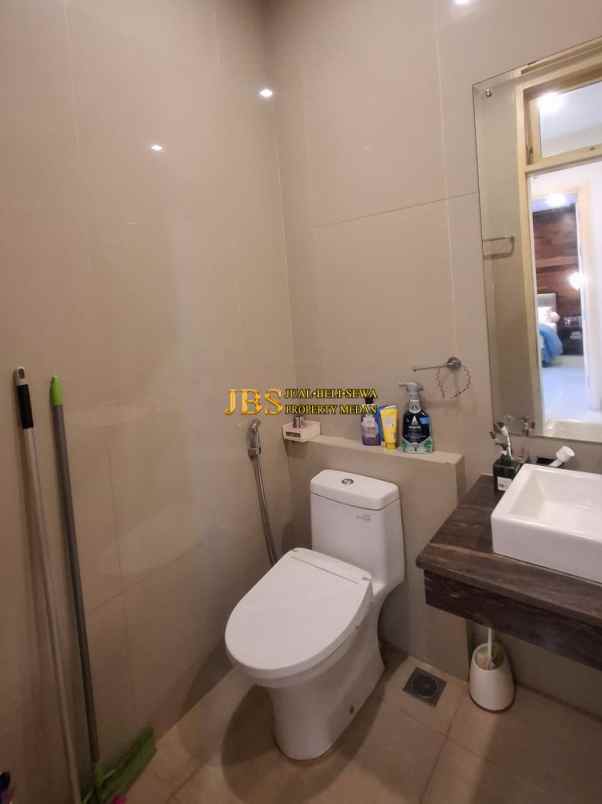 dijual rumah komplek citraland gama