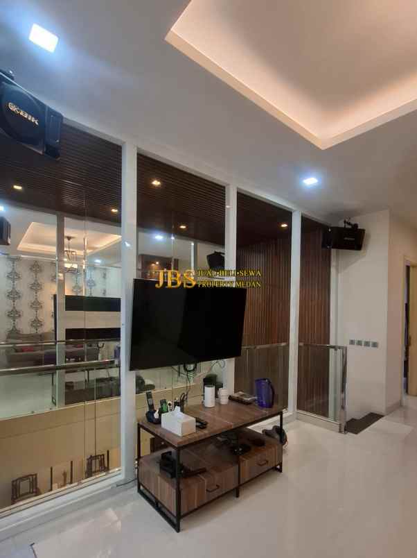 dijual rumah komplek citraland gama