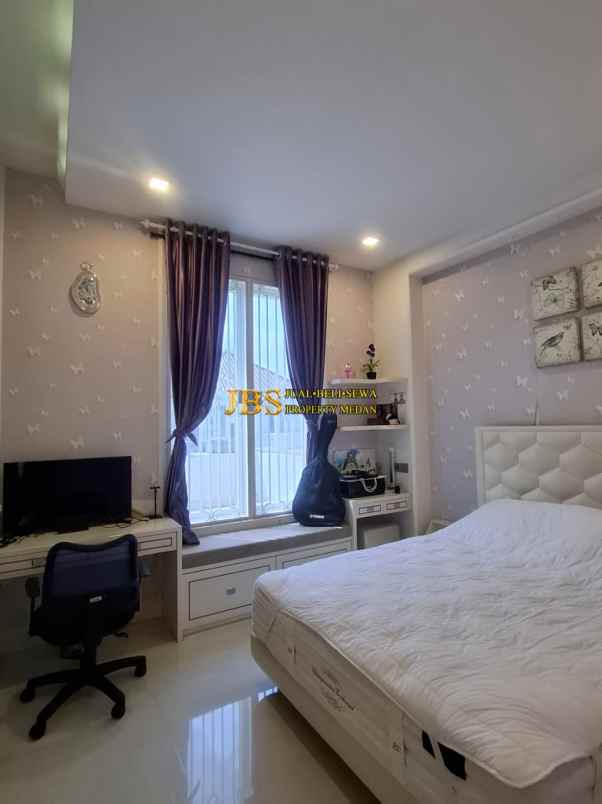 dijual rumah komplek citraland gama