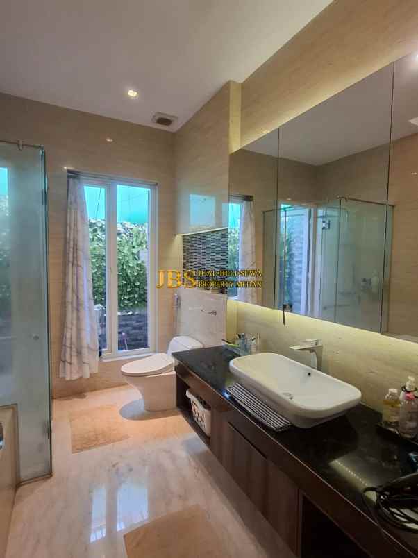 dijual rumah komplek citraland gama