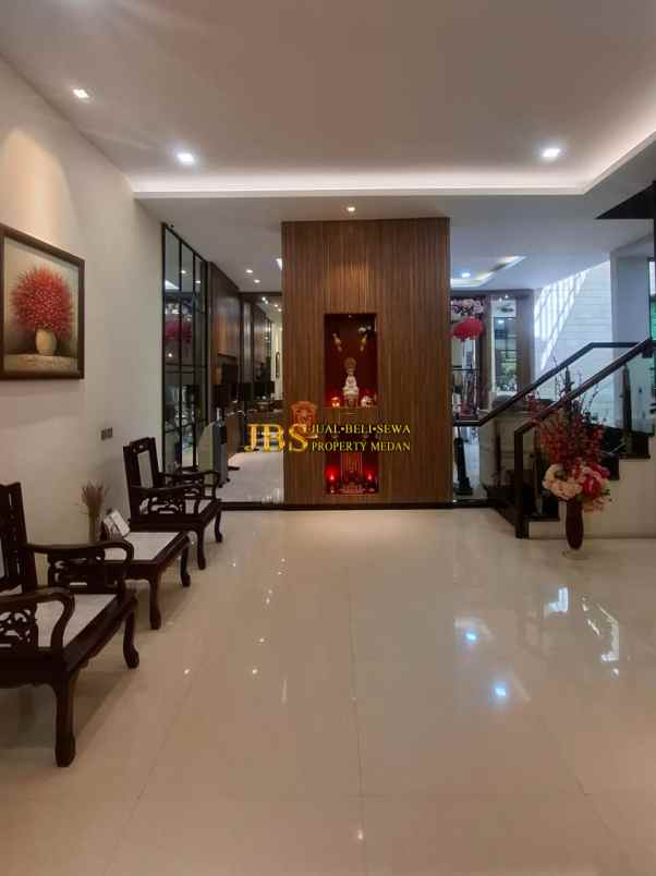 dijual rumah komplek citraland gama