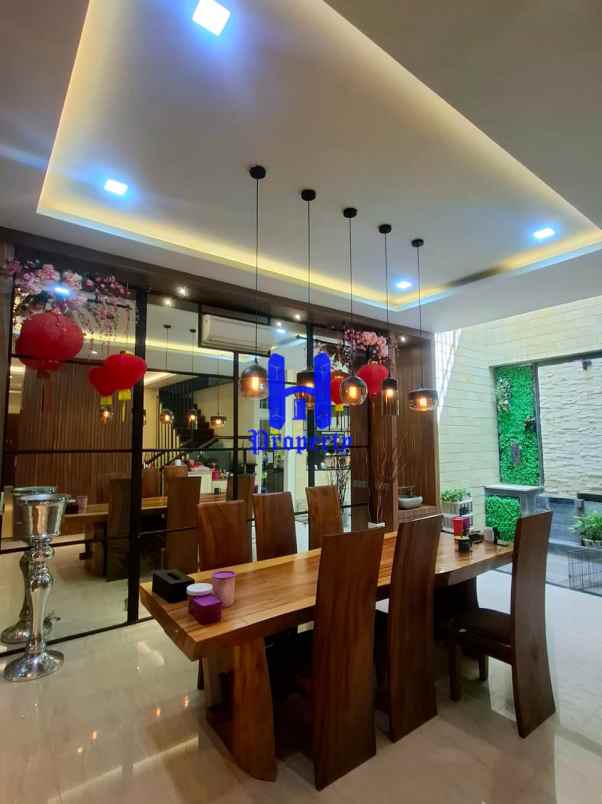 dijual rumah komplek citraland gama