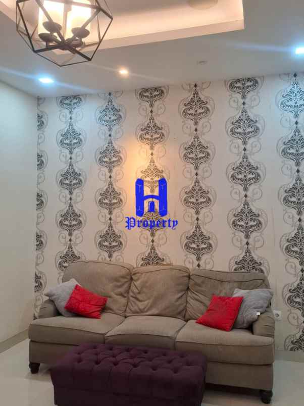 dijual rumah komplek citraland gama