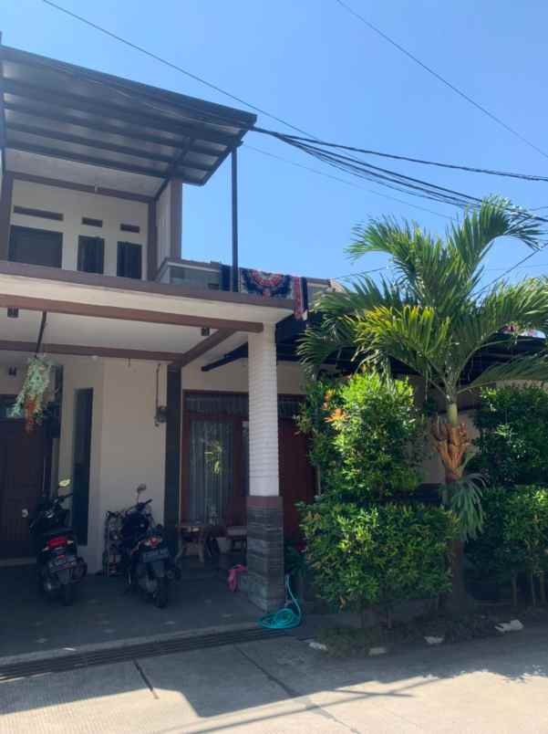 Rumah Bagus 2 Lantai Komplek Griya Caraka Cisaranten Arcamanik Bandung