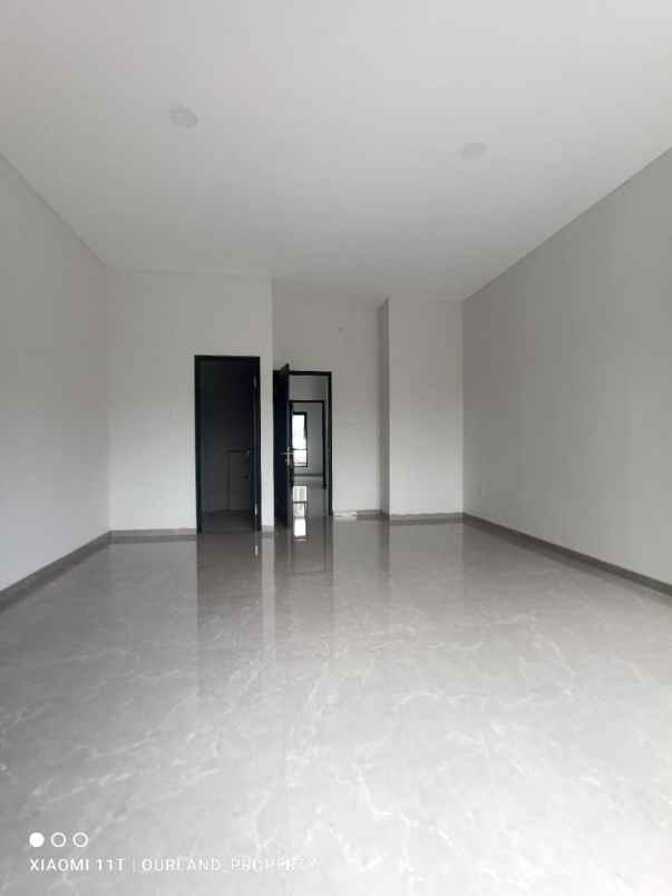 dijual rumah komplek kesehatan permai