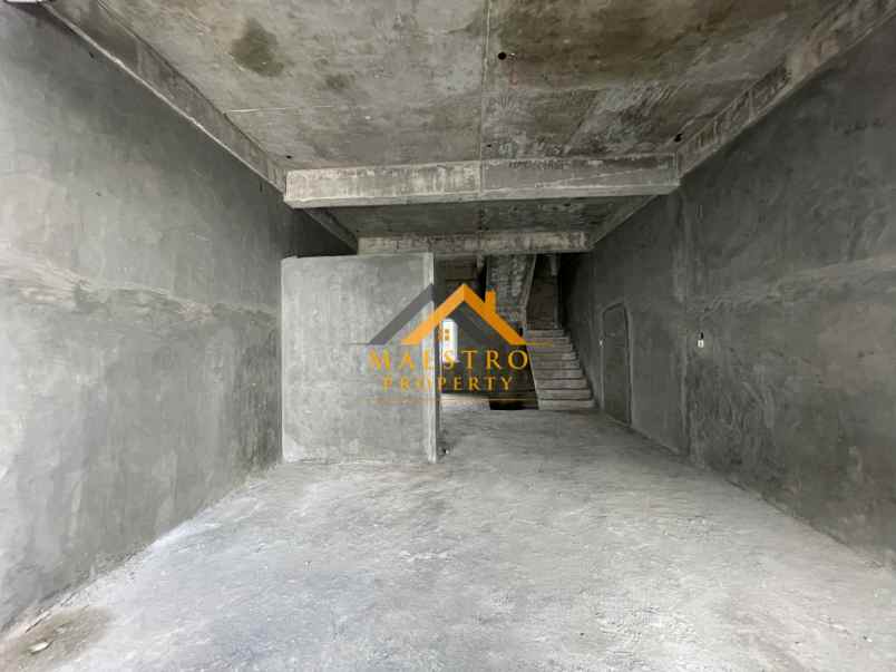 dijual rumah komplek madio regency