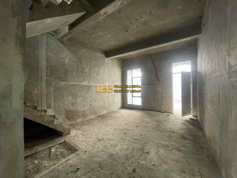 dijual rumah komplek madio regency