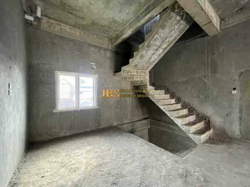 dijual rumah komplek madio regency