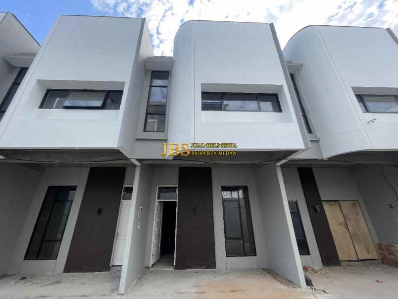 dijual rumah komplek madio regency