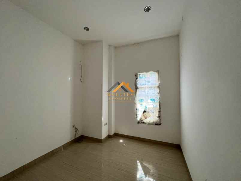 dijual rumah komplek medan resort city