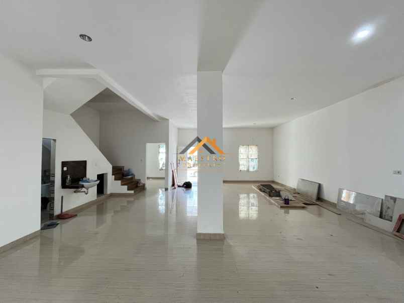 dijual rumah komplek medan resort city